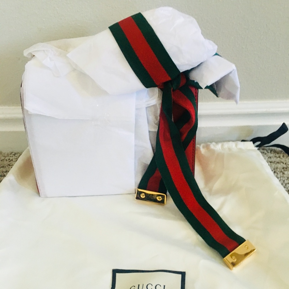 New Authentic Gucci Leather Shoulder bag Mini Red - Picture 7 of 12